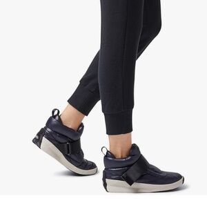 Sorel Women's Snow Boots Out N About sneaker booties Puffer Waterproof size 5